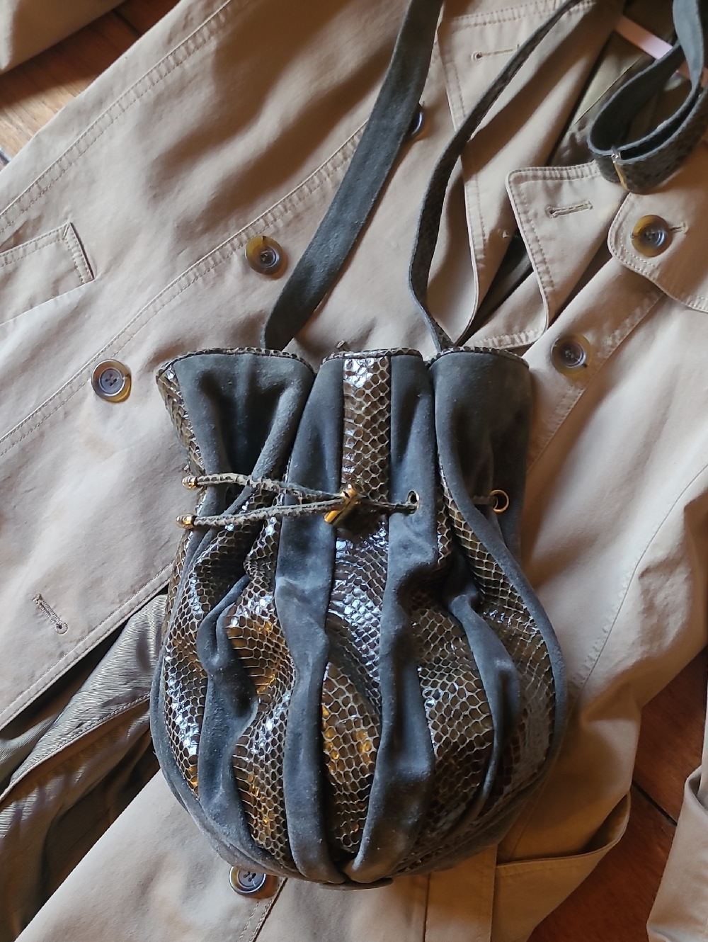 Suede and Snake-Embossed Y2K Purse Drawstring Crossbody Bag - Brown Vintage